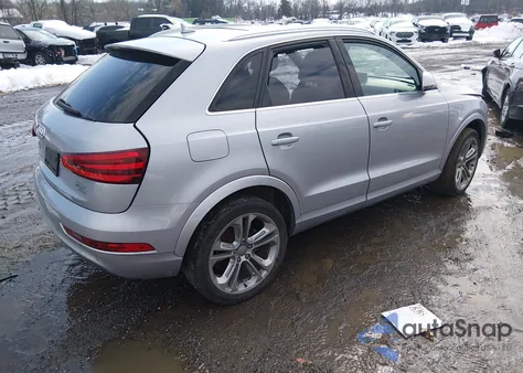 2015 Audi Q3 2.0T Premium Plus z USA, uszkodzony, nr VIN WA1GFCFSXFR006250
